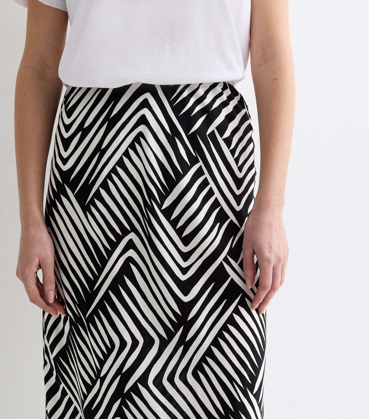 Black Abstract Print High Waist Midi Skirt Image 2