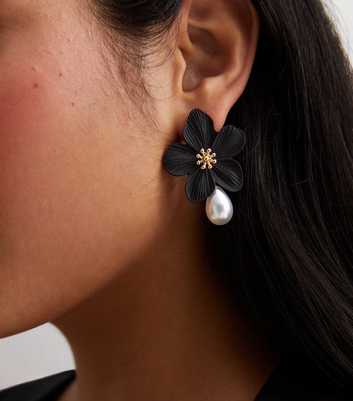 Black Flower Drop Faux Pearl Earrings