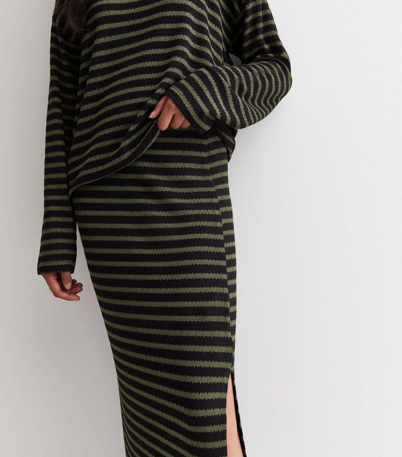 Green Stripe Textured Split Hem Midi Skirt Image 2