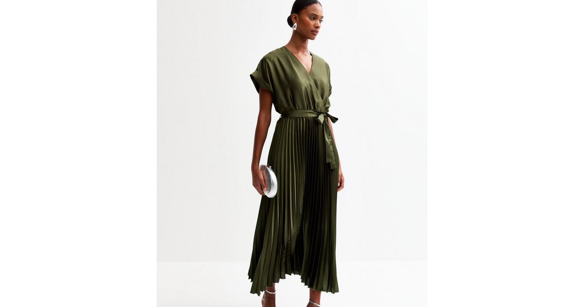 Green Pleated Satin Midi Dress New Look