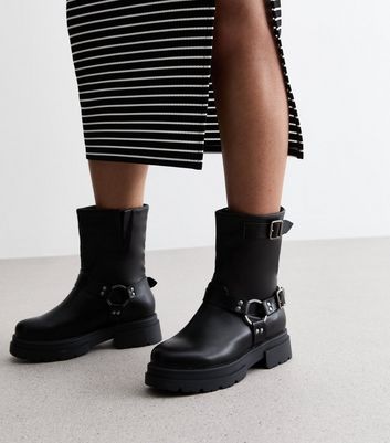 Biker boots clearance look