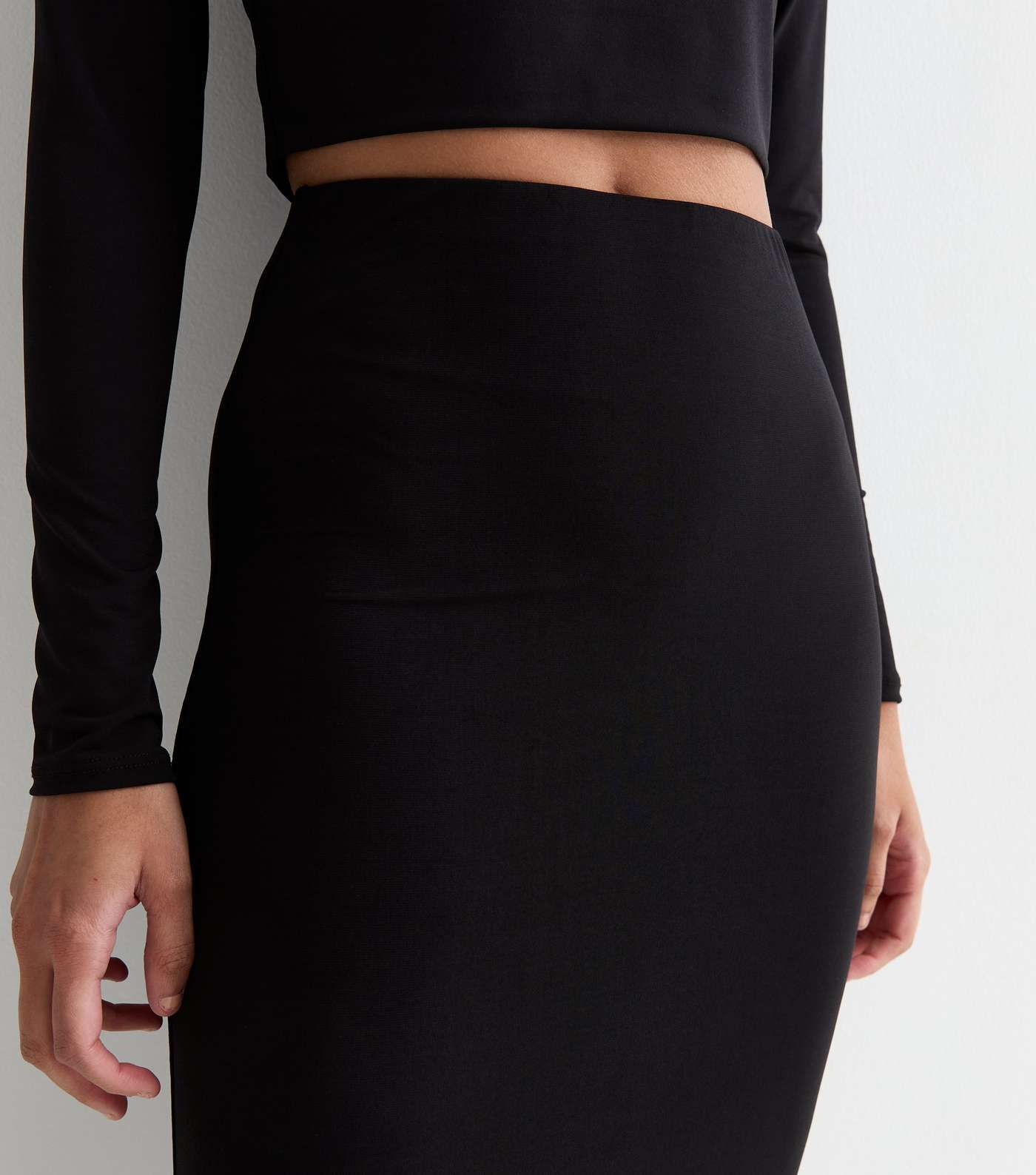 Black High Waist Midi Skirt Image 2