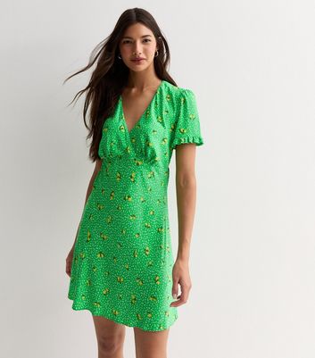 Green Lemon Print Frill Sleeve Mini Dress New Look