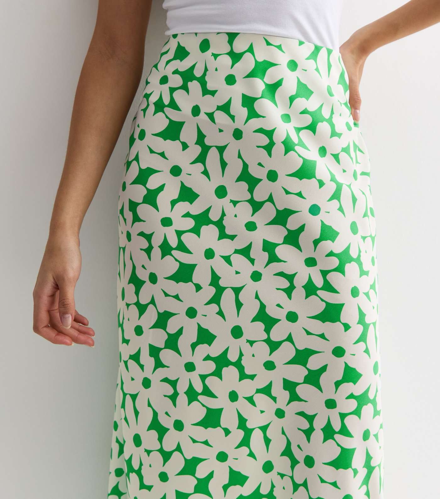 Green Retro Floral Print Bias Cut Midi Skirt Image 3