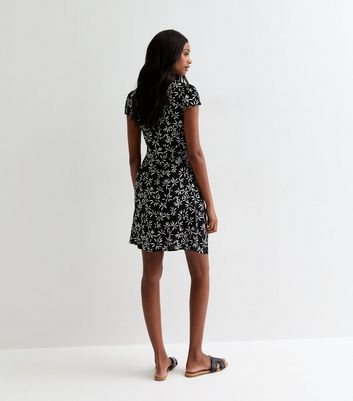 Black Floral-Print V-Neck Mini Dress New Look