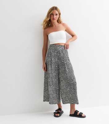 Black Textured Square Print Cropped Wide Leg Trousers