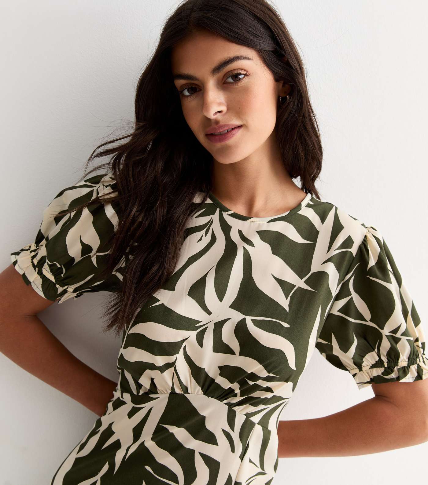 Green Leaf Print Split Hem Midi Dress Image 3