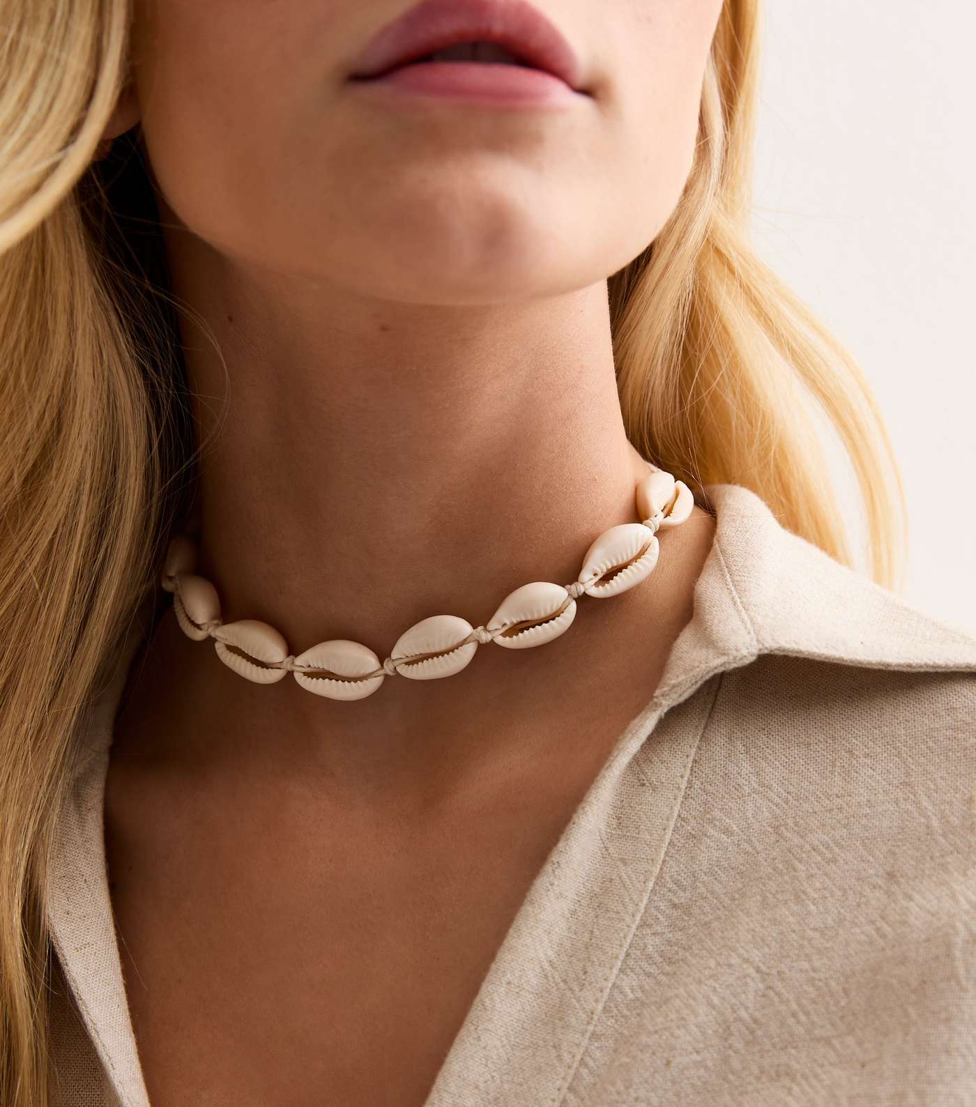 Cream Shell Cord Choker Necklace Image 2