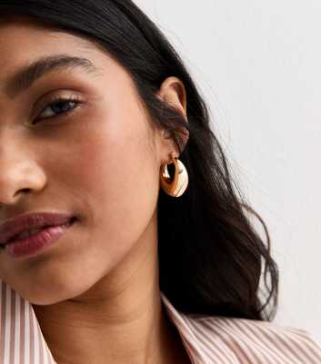 Gold Tone Chunky Tapered Hinge Hoops