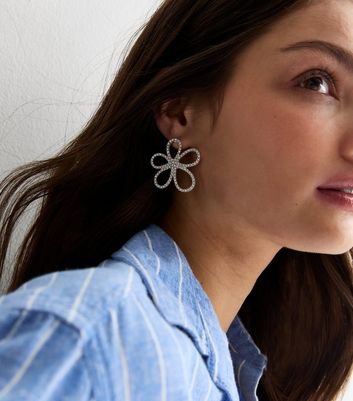 Diamanté Cut-Out Flower Stud Earrings New Look