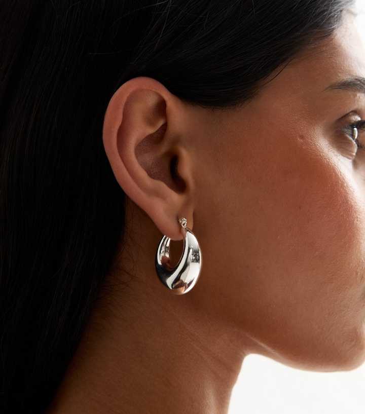 Silver Tone Chunky Tapered Hinge Hoop Earrings 