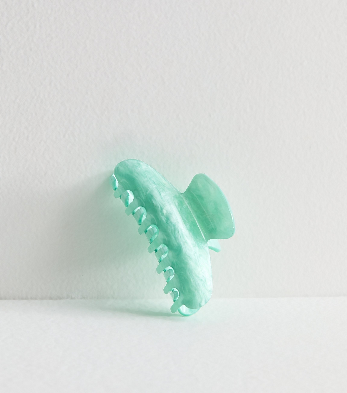 Light Green Resin Bulldog Claw Hair Clip New Look