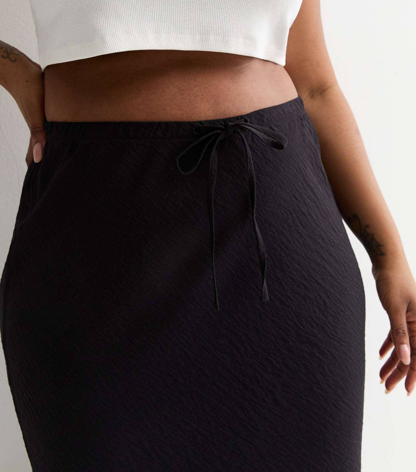 Curves Black Drawstring Midi Skirt Image 2