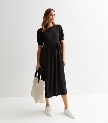 Black Crinkle Short Sleeve Midi Smock Dress New Look