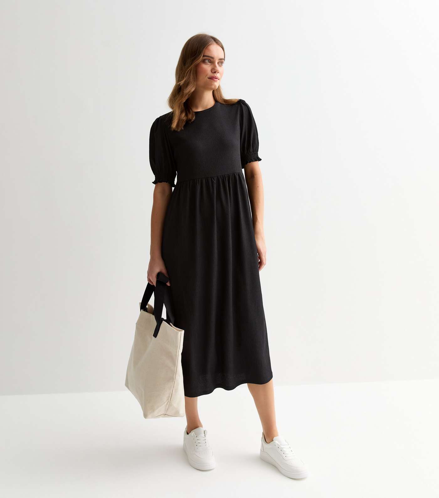 Black Crinkle Short Sleeve Midi Smock Dress Image 3