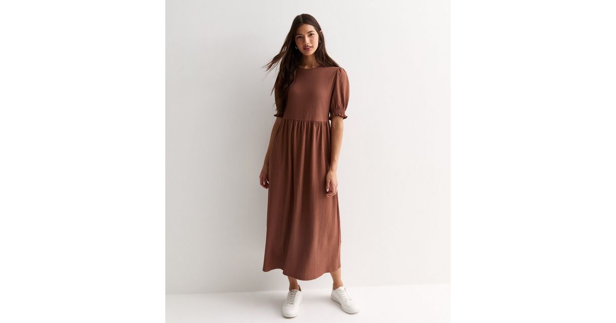 Dark Brown Crinkle Short Sleeve Midi Smock Dress | New Look