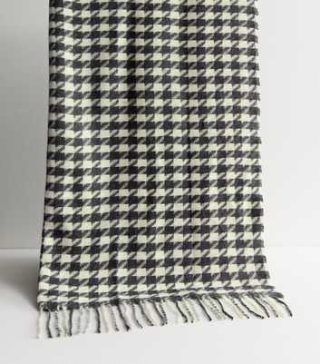 White Dogtooth Pattern Fringed Scarf