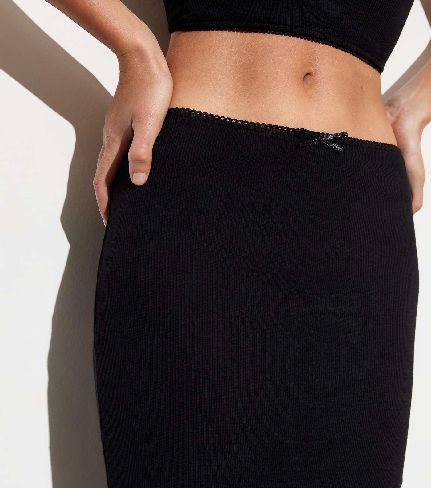 Black Bow Detail Midi Skirt Image 2