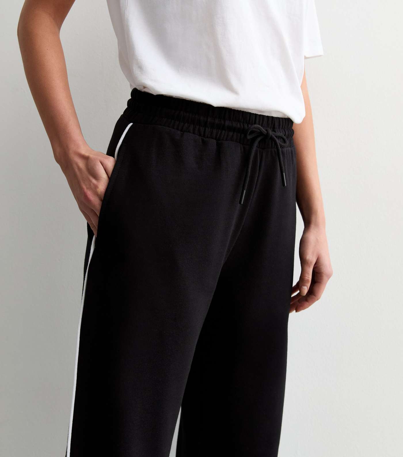 Black Contrast Piping Wide Leg Joggers Image 3