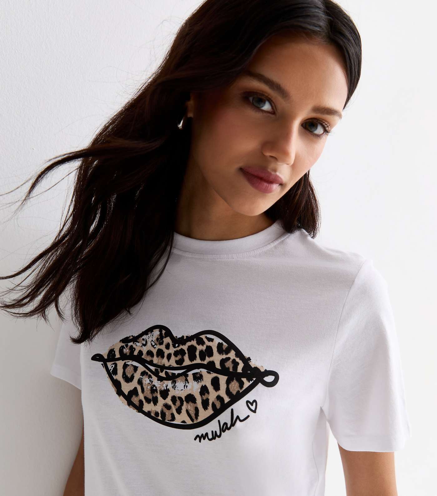 White Cotton Leopard Lips Print T-Shirt Image 3