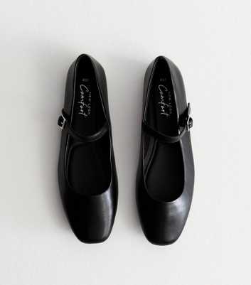 Black Mary Jane Pumps