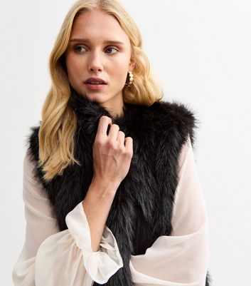 Black Faux Fur Gilet New Look