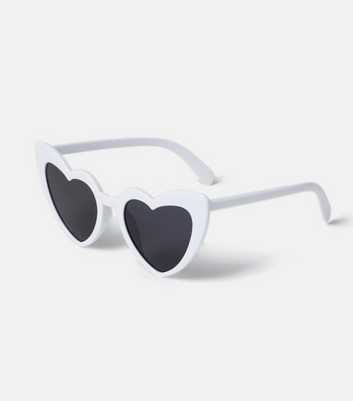 Muse White Hen Do Heart Sunglasses