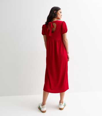 Red Crinkled Short Sleeved Midi Dress