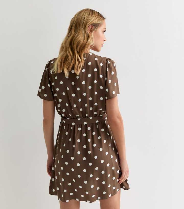 brown and white polka dot wrap dress L'AGENCE Women's Kylo Polka Dot Sleeveless Shirtdress - Cardamom Ecru Polka Dot