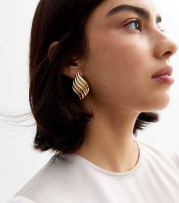 Gold Tone Ridged Stud Earrings