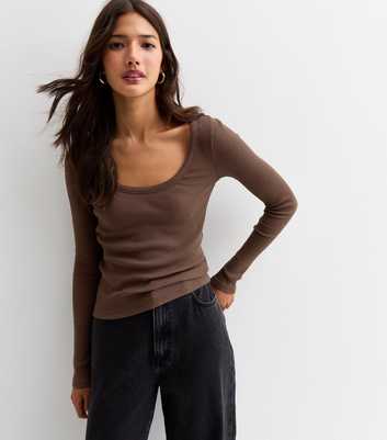 Brown Long Sleeve Scoop Neck Top 