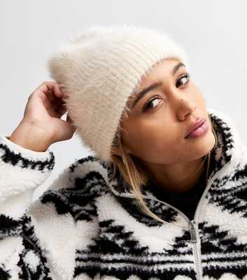 Cream Eyelash Knit Beanie