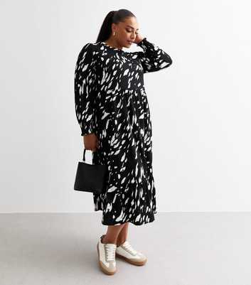 Curves Black Abstract Print Crinkled Midi Smock Dress