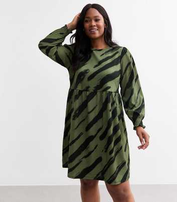 Green Curves Crinkled Mini Smock Dress