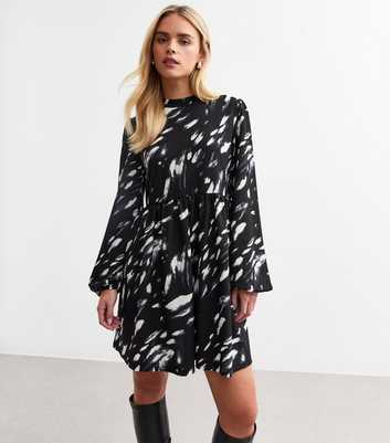 Petite Black Crinkled Brushstroke Print Smock Dress