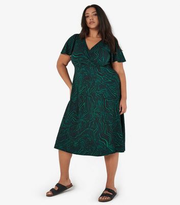Apricot Curves Green Zebra Print Midi Wrap Dress New Look