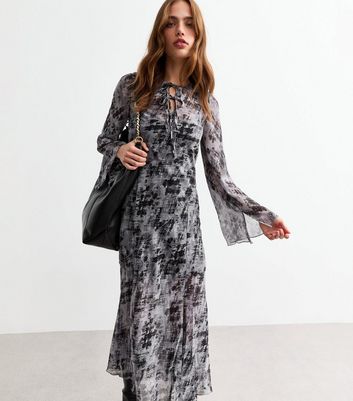 Grey Blur Print Slit Cuff Chiffon Midi Dress | New Look