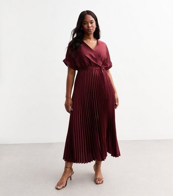 Curves Burgundy Crossover Satin Midi Dress New Look