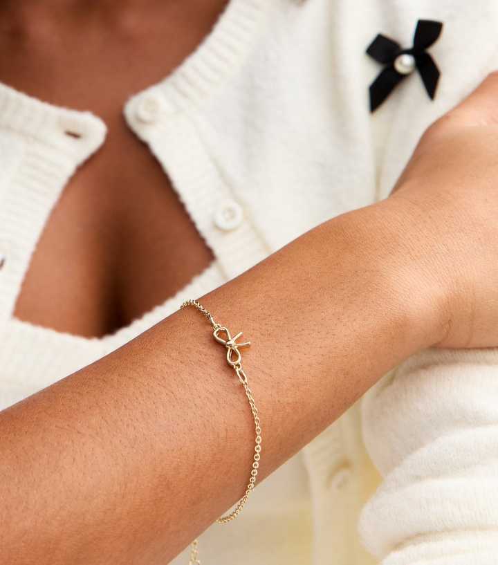 Gold Tone Bow Bracelet