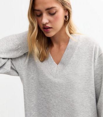 Fine-knit V-neck jumper - Light grey marl - Ladies | H&M IN