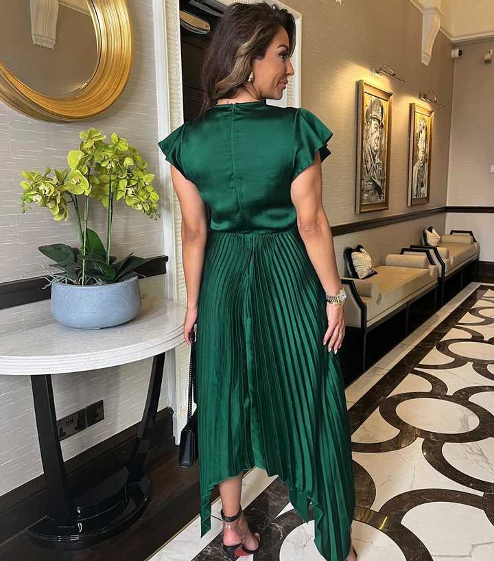 green midi pleated dress Classic Fit and Flare Wool Dress – Dark Green Midi with Pleated Skirt –  4494 main image 1