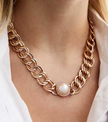 Gold Tone Faux Pearl Curb Chain Necklace