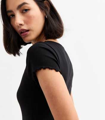 Black Ribbed Lettuce Trim T-Shirt