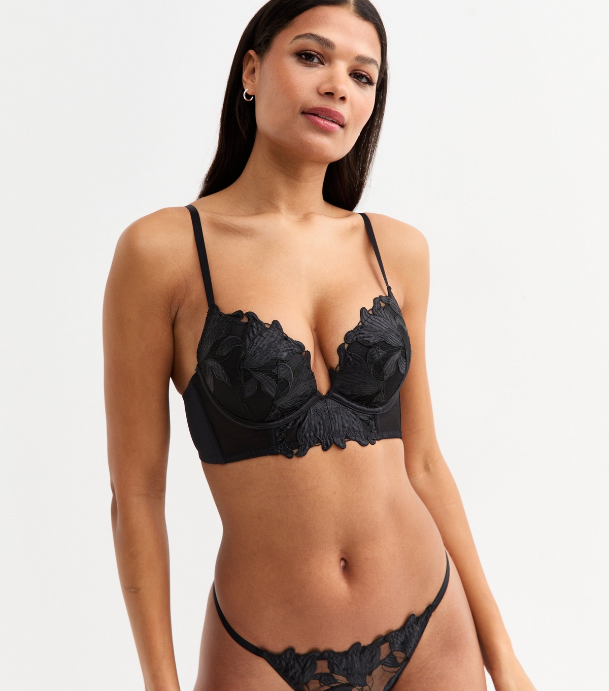 Women's Black Floral Applique Push Up Bra New Look