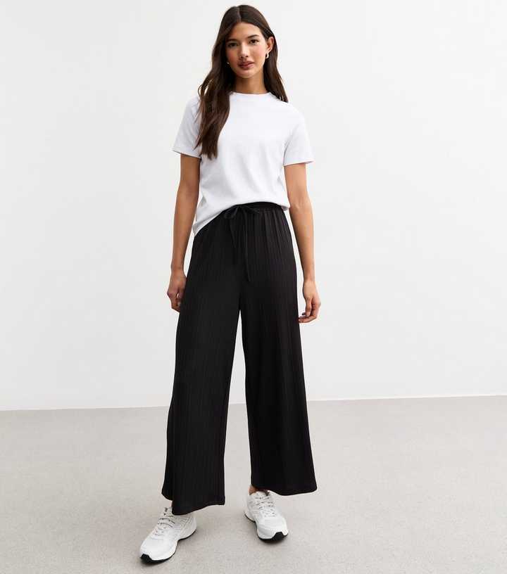 Black Ribbed Cropped Trousers