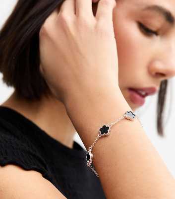 Silver Tone Contrast Centre Flower Bracelet