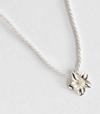 Silver Tone Flower Rope Necklace