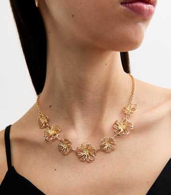 Gold Tone Flower Link Necklace