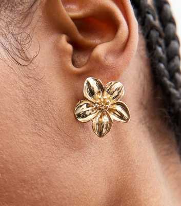 Gold Tone Flower Stud Earrings