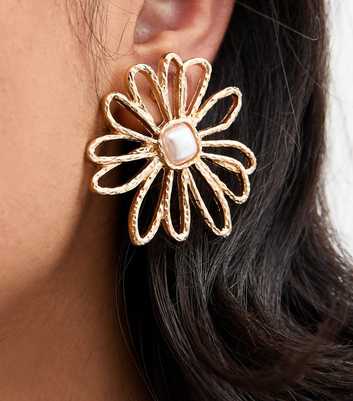 Gold Tone Large Cut Out Flower Faux Pearl Stud Earrings